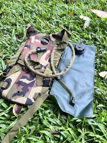 camping-water-bag-hydration-backpack-big-2