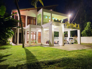 Villa Ema
