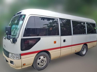 Luxury Bus Service for Nuwara Eliya weekend trip