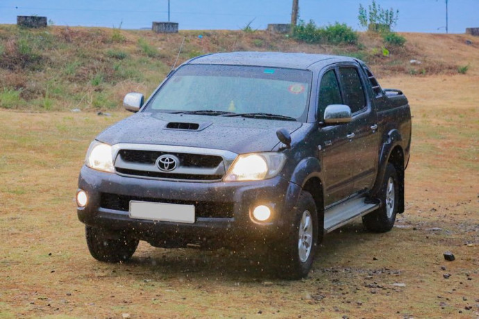 toyota-hilux-for-hire-big-2
