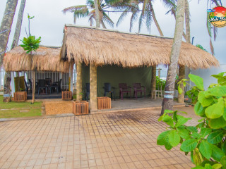 Mahi Beach Hotel & Restaurant
