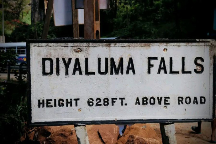 experience-the-beauty-of-diyaluma-falls-big-3